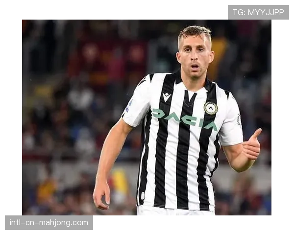 战术板：深度解析那不勒斯“小快灵”前锋群如何克制三中卫体系